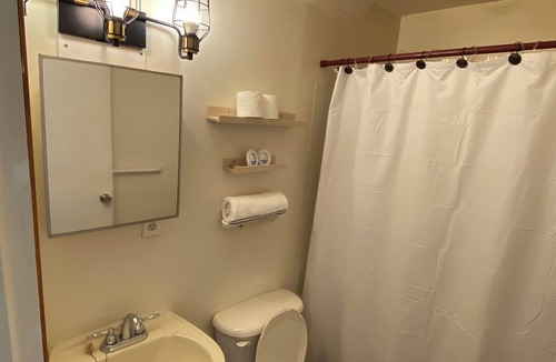 Trenton House | Scenic 2-Bedroom+Waterfront Home+FreeParking