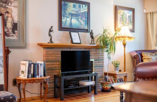 Fraserview House | Scenic and Radiant Haven in the Heart of Vancouver