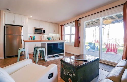 Stratford Apartment | Scenic "Harbour View House" Beautiful Waterfront, Overlooking Charlottetown.