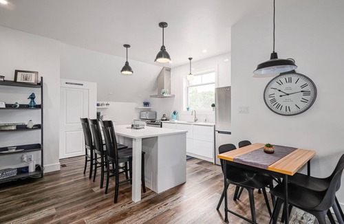 Clearview Apartment | Schoolhouse Loft near hiking, biking, beach, golf and more