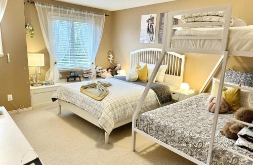 Willoughby House | Scorpion Hiuse Langley -Two rooms Family suite