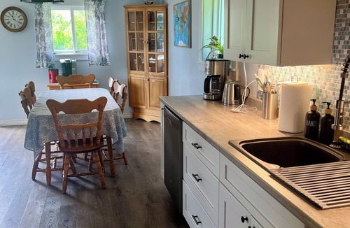 Bay View Cottage | Sea Breeze- Cave View Cottages- Year Round Vacation Rental.