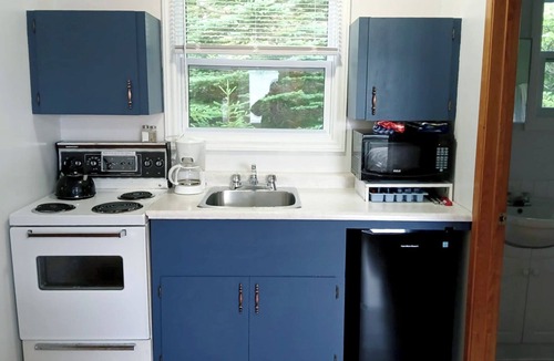 Ingonish Hotel | Sea Breeze Cottages And Motel