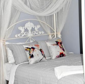 Pictou Bed & Breakfast | Seabank House Bed and Breakfast Hummingbird