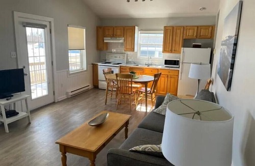 Cap-Pele House | Seabreeze Chalet w/beach access - Aboiteau Beach
