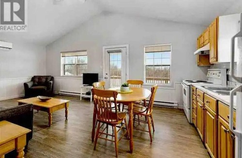 Cap-Pele House | Seabreeze Chalet w/beach access - Aboiteau Beach