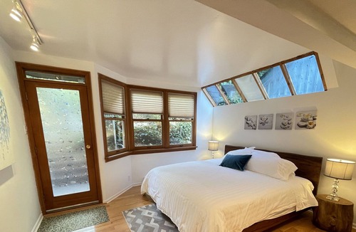 West Vancouver House | Seaglass House 1 - Spacious, Modern, Amazing Views