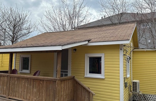 Summerville Centre Cottage | Seaman's Cottage #2 in Summerville Centre - Pet Friendly!