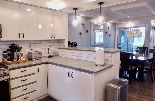 Regional District of Nanaimo Condo | Seascape Oasis - 2BDRM - Ocean View - Kitchen