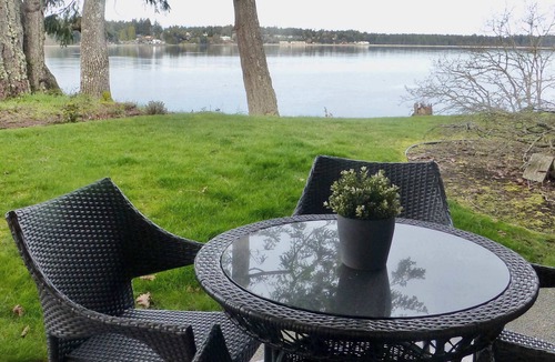 Regional District of Nanaimo Condo | Seascape Oasis - 2BDRM - Ocean View - Kitchen