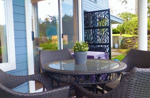 Regional District of Nanaimo Condo | Seascape Oasis - 2BDRM - Ocean View - Kitchen
