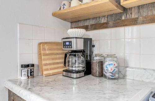 Lunenburg Apartment | Seashell Suite - Heart of Lunenburg