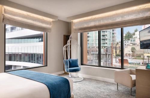 Lower Lonsdale Hotel | Seaside Hotel North Vancouver