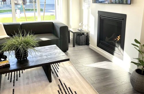 Colwood House | Seaside Modern Brand New Home close to Beach