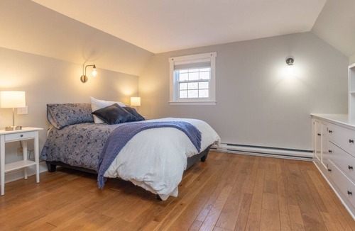 Yarmouth House | Secluded Hidden Gem With 5 Acres in Yarmouth North End