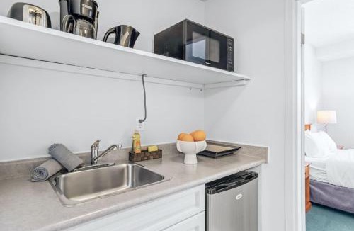 Canmore Apartment | Serene 1BR Retreat Mtn Views, Pool, and Hot Tub