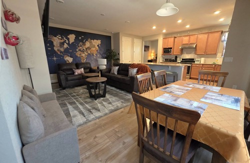 Stapleton House | Serene 3 Bdrm 3 Bthrm Home in Aurora, Sleeps 10 & Near Everything!