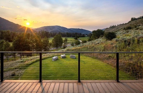Hoback Junction Cabin | Serene 6BR Mountain Cabin | Premium View + Hot Tub