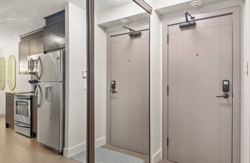 Connaught Condo | Serene Family Friendly Downtown Getaway!