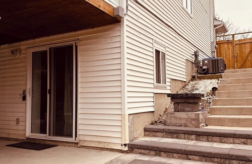 Durham Region House | Serene ravine retreat. 2 mins drive to great fun world Arcade !