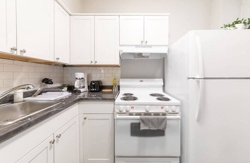 Walkerville Apartment | Serene Zen Stay in Walkerville!