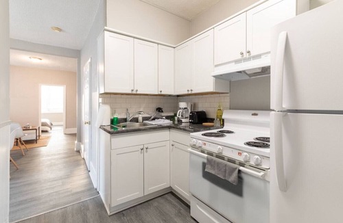 Walkerville Apartment | Serene Zen Stay in Walkerville!