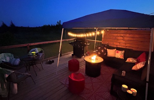 Western Bay Cottage | Serenity 2 Rm cottage. Beautiful views, Fire pit, 5 min walk to the beach!