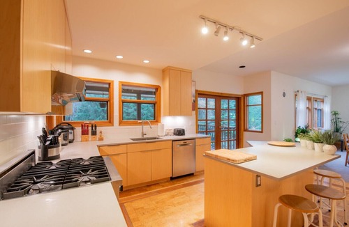 Bowen Island House | Serenity on Bowen Island