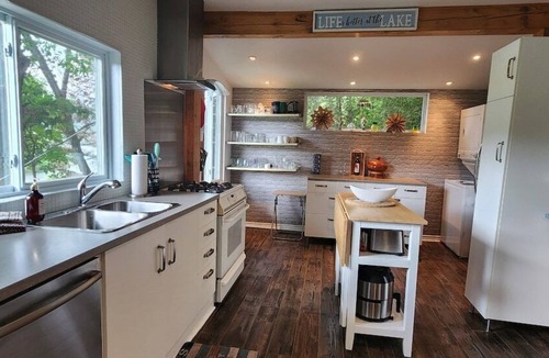 Huberdeau Cabin | Serenity - Tree house on the lake