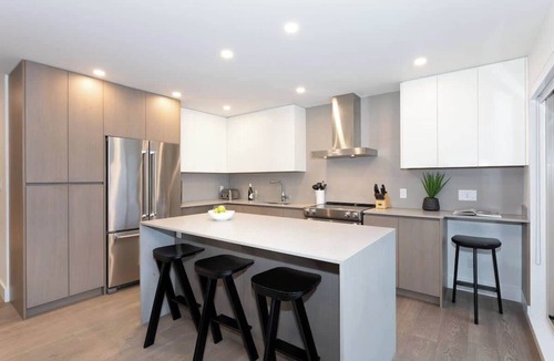 Blackcomb House | Shared Hot tub, Shuttle to Skiing & Village, Views