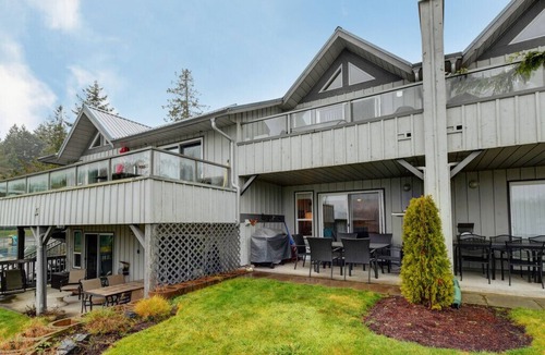 Shawnigan Lake Condo | Shawnigan Lake Beach Resort 2 Bedroom Beachfront Condo!