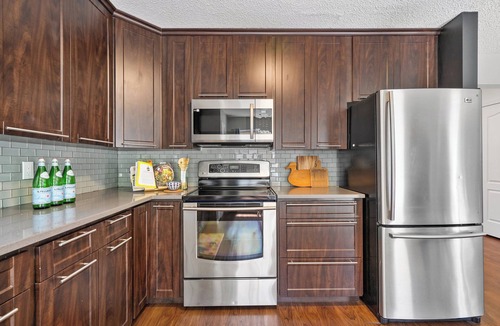 Southeast Calgary House | Sheer Perfection By QUARRY PARK Sleeps 8!
