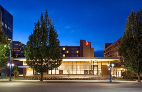 Richmond City Centre Hotel | Sheraton Vancouver Airport Hotel
