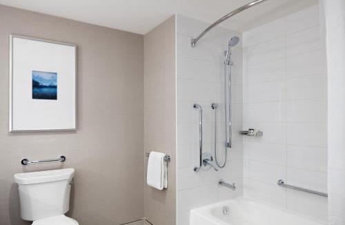 Guildford Hotel | Sheraton Vancouver Guildford Hotel