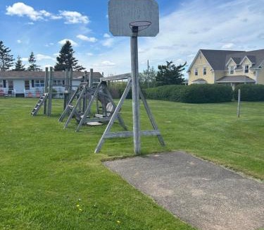 Green Gables Hotel | Shining Waters Country Inn