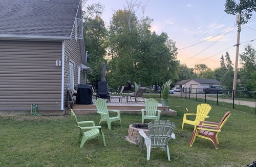 Petersfield House | Short-Term Lake Getaway