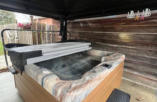 Niagara Falls House | Short Term Vacation Rental In Niagra Falls Minutes From Fall Entire House