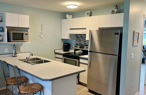 Sicamous House | Sicamous Townhouse With Boat Slip. Welcome to the Lake!
