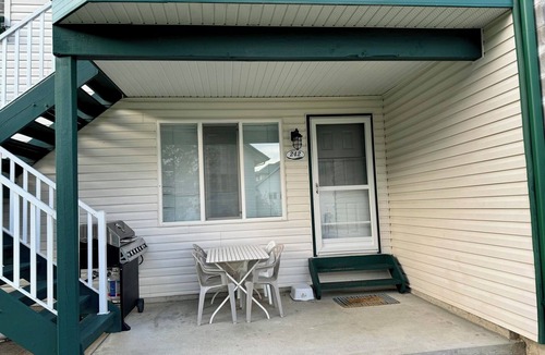 Sicamous House | Sicamous Townhouse With Boat Slip. Welcome to the Lake!