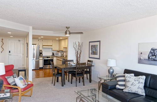 Booktown Condo | Sidney BC - Amazing Ocean-view Snowbird Seasonal - 4 Months Minimum !
