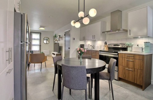 Sainte-Foy-Sillery-Cap-Rouge Apartment | Sillons de Maguire modern renovated apartment with parking