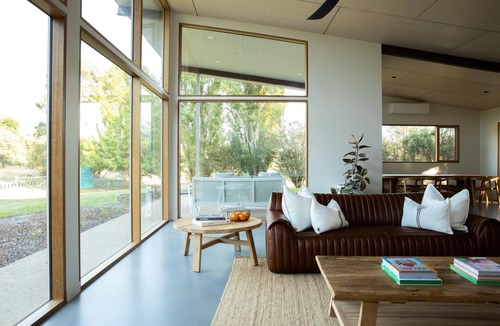 Porepunkah House | Silver House - Mt Buffalo Rd - Alpine Haven on Mount Buffalo Road – A Spacious Retreat for Families, Friends & Nature Lovers