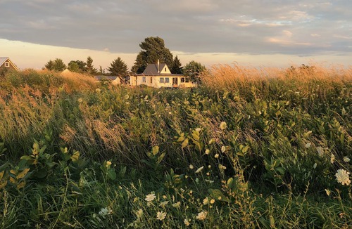 Wolfe Island Cottage | Simcoe Island retreat