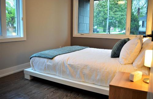 Ottawa Division Apartment | Simply Luxury Stays
