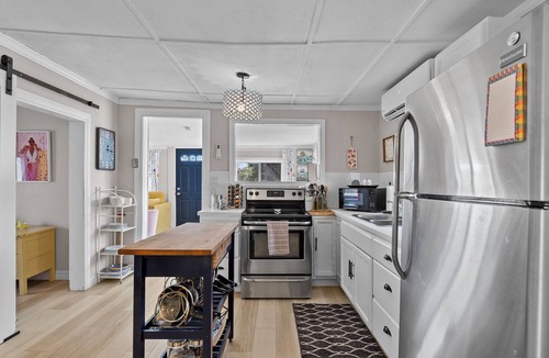 Colchester Cottage | Sippin' & Stylin' in Wine Country!
