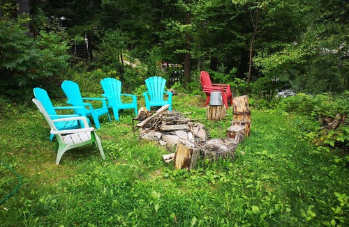 Utterson Cottage | Skeleton Lake Private 5 Bdrm