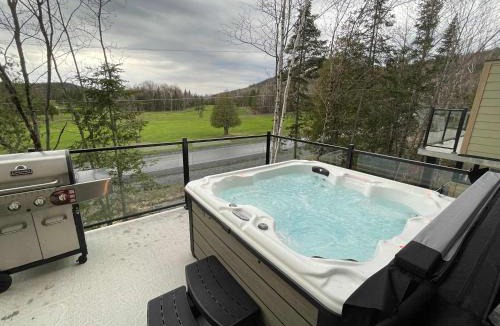 Adstock Ski Chalet | Ski Condo & Spa - L'Elegance Des Sommets