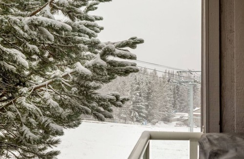 Upper Village Condo | Ski Hill Lookout: True Ski-in/out, 3HTs, Ski Valet