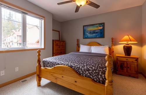 East Kootenay Condo | Ski In & 10 Minute Walk to the Elk Chair Lift