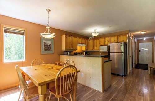 East Kootenay Condo | Ski In and 15 Minute Walk to the Lift | Private Hot Tub